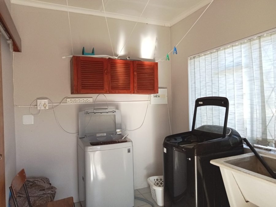 3 Bedroom Property for Sale in Sunnyridge Eastern Cape